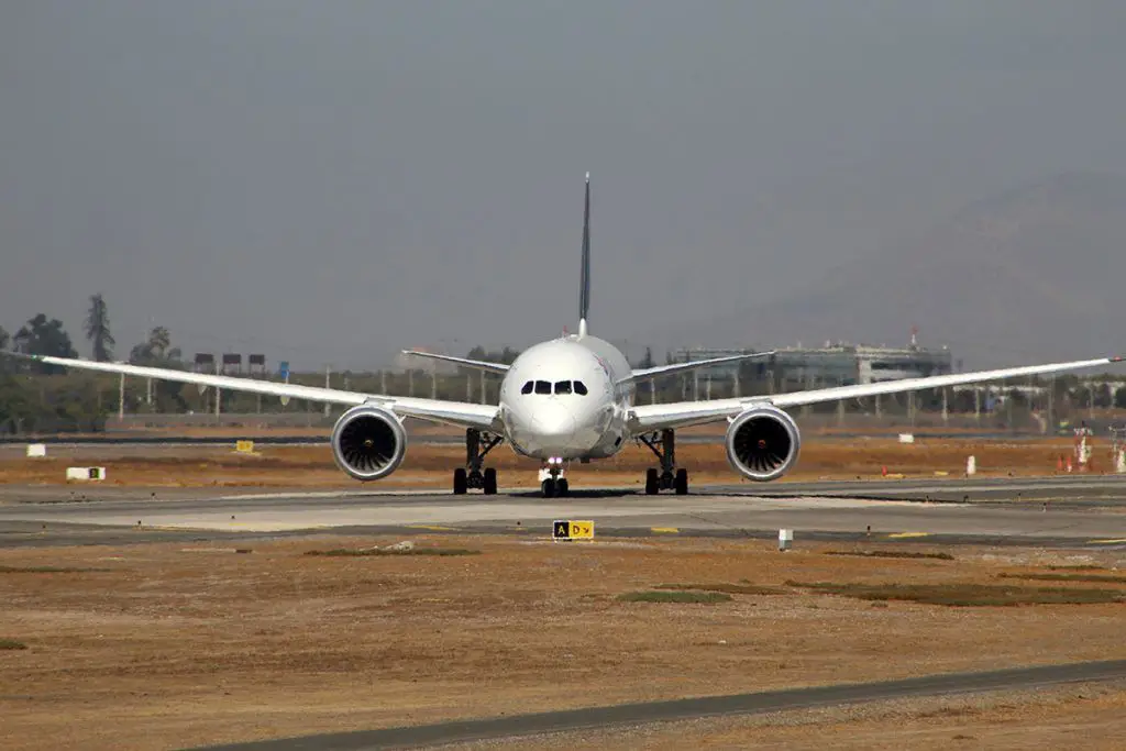 Chile cierre fronteras vuelos latam airlines copa american jetsmart sky