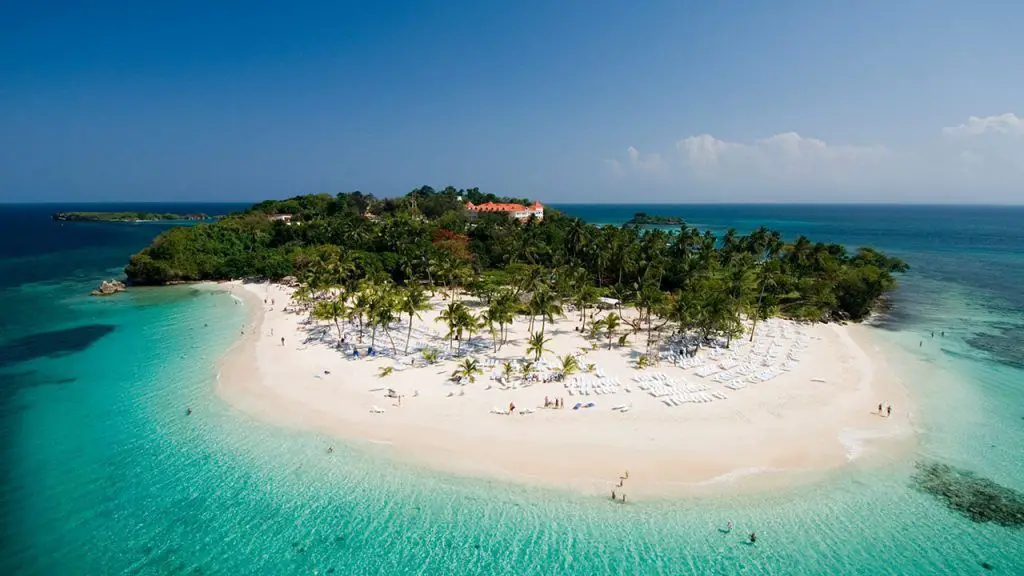 cómo llegar samaná desde santo domingo punta cana republica dominicana bus taxi uber arrendar auto precio tiempo distancia opciones mejor alternativa