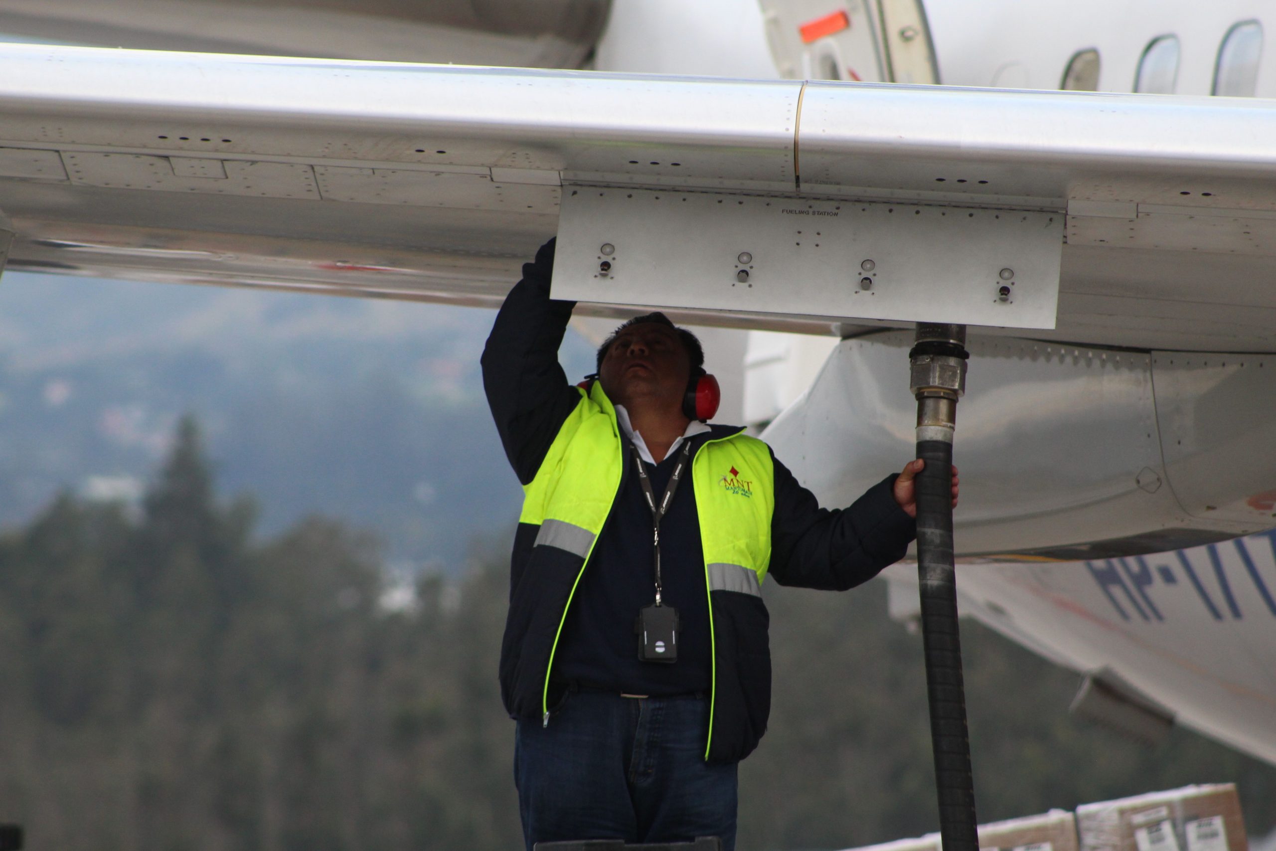 Guía para ser Mecánico de Aviación en Ecuador Guía para ser Mecánico de Aviación