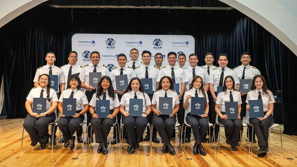 copa pilotos graduacion nuevos escuela de pilotos ALAS panama