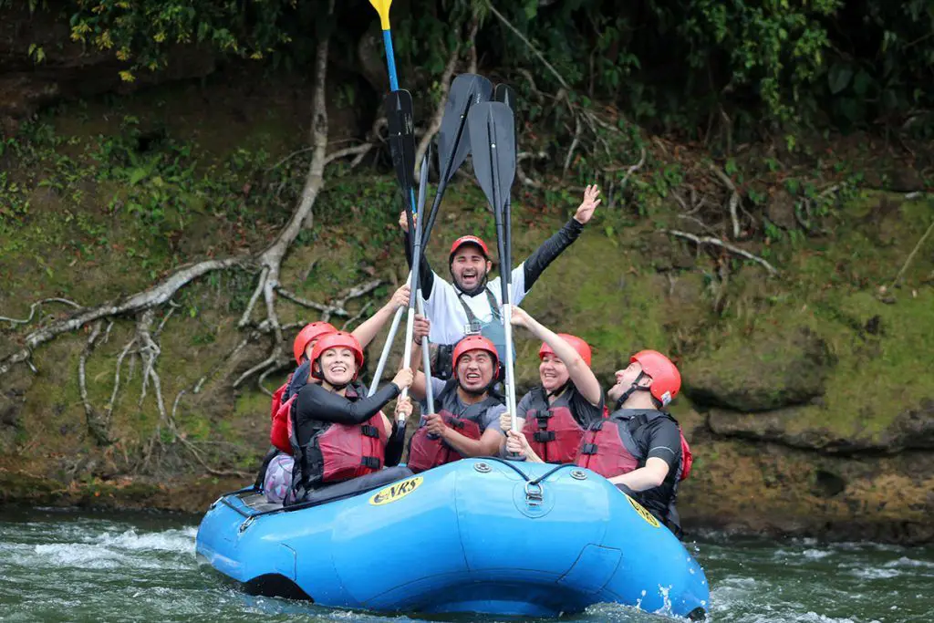 costa rica viaje informacion requisitos que visitar que llevar moneda transporte seguridad comida vuelos aeropuerto san jose recomendaciones