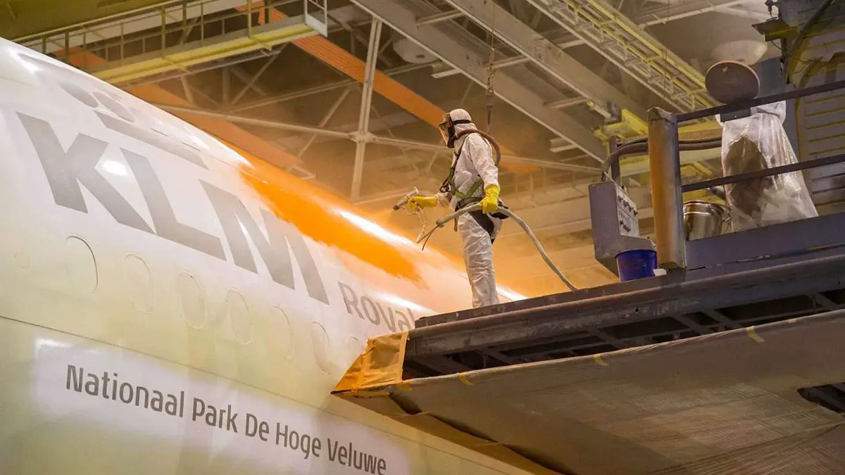 ¿Cuánto cuesta pintar un avión comercial? cuánto cuesta pintar avión aerolinea
