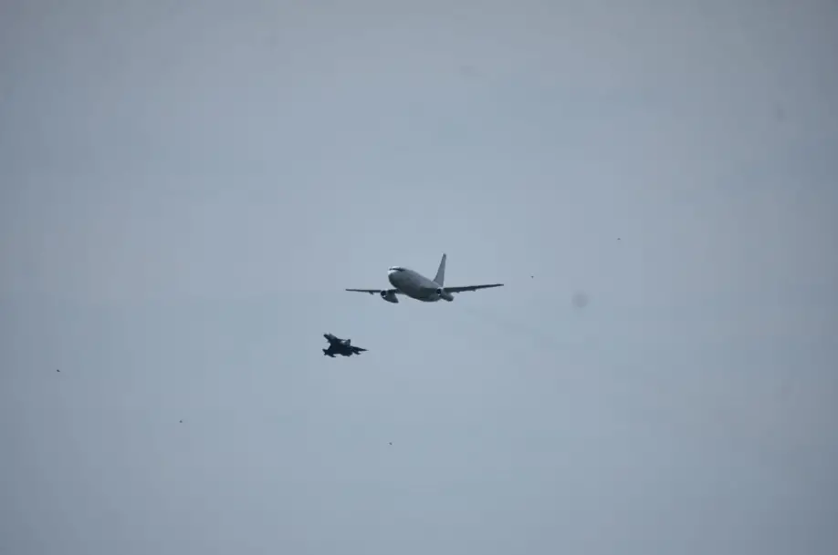 Desfile Aéreo en Quito por aniversario 98 de la FAE
