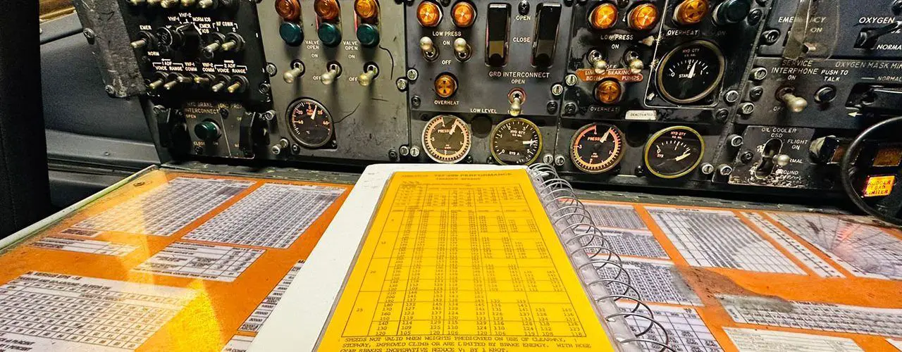 flight dispatchers tov flight operations technician theory practical classes studies