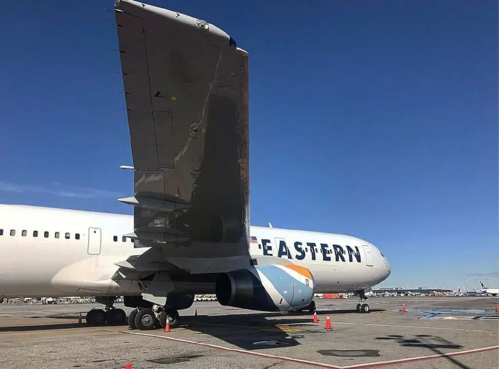 eastern airlines flights ecuador quito guayaquil miami new york los angeles united states