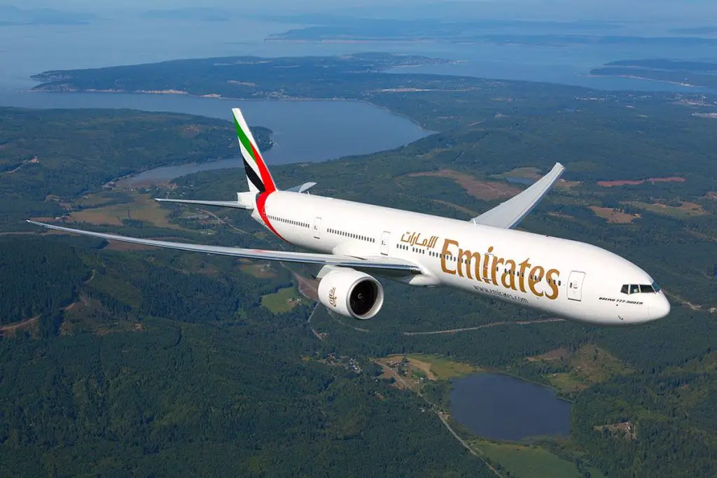Emirates planearía volar a Lima
