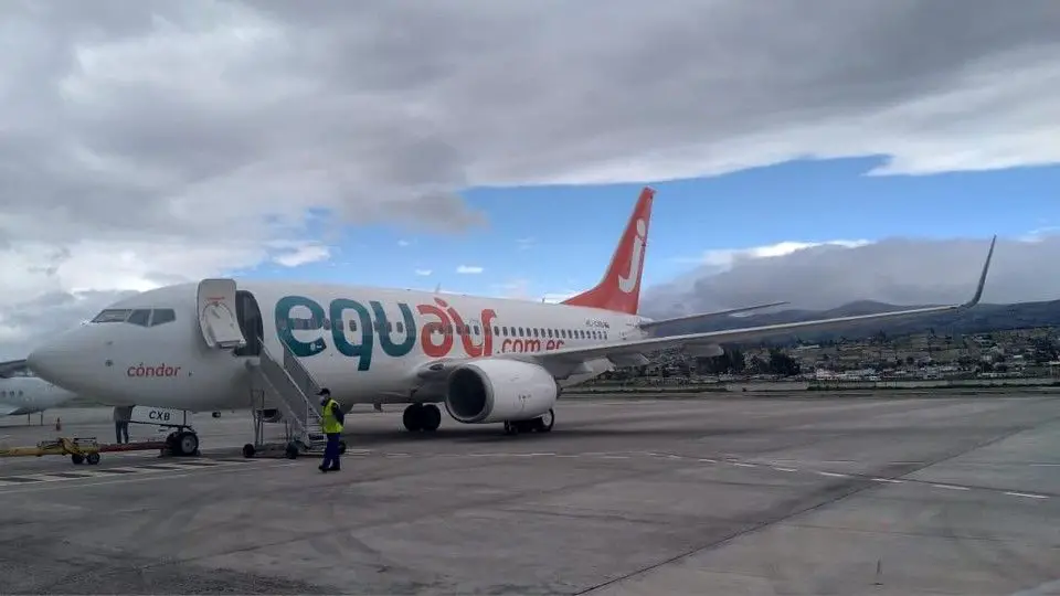 EquAir adia seu voo inaugural�es do voo inaugural quito guayaquil equair aplaza vuelo inaugural inicio operaciones quito guayaquil