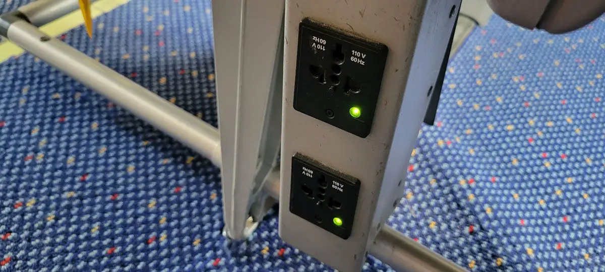 vuelo inaugural quito guayaquil galapagos equair encufhe electri outlet
