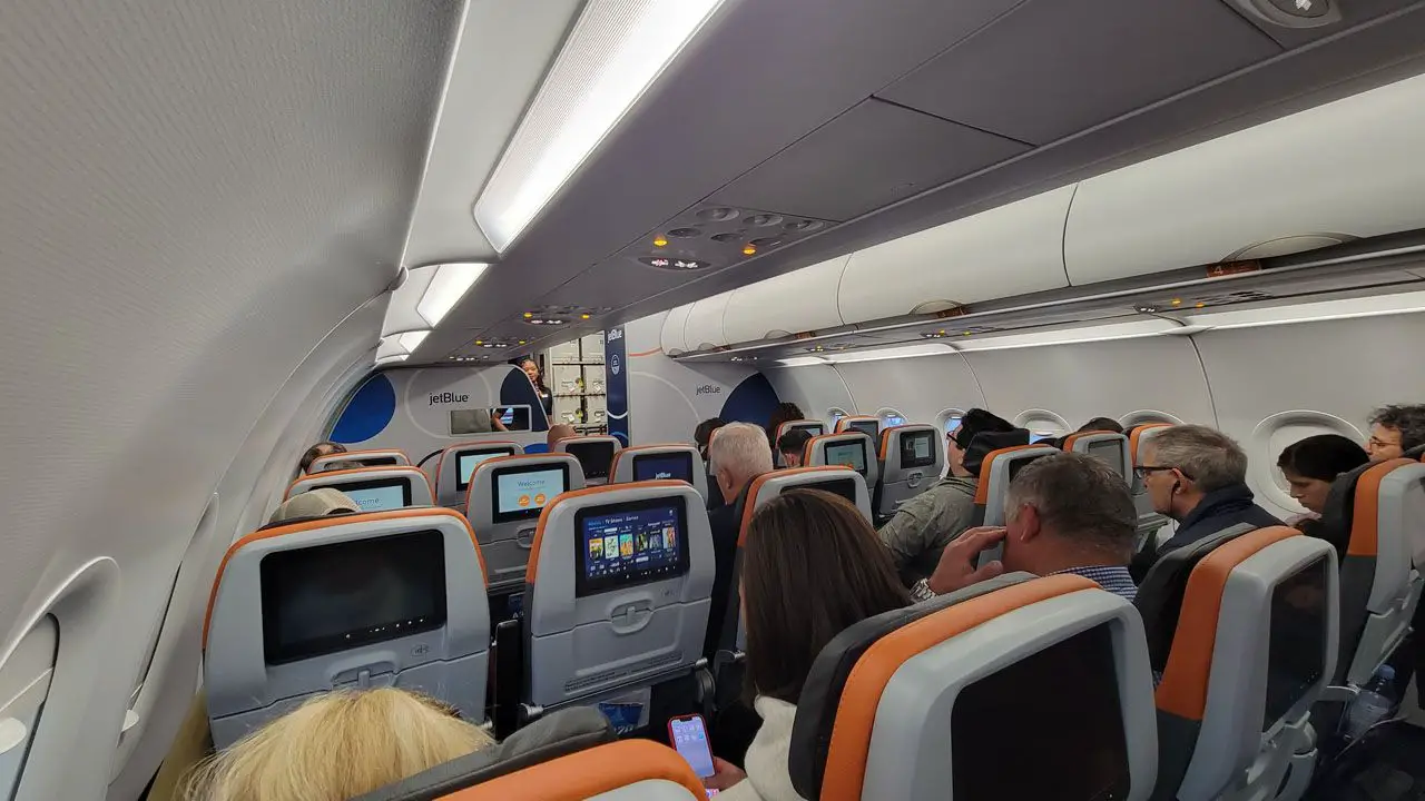 relatório de voo jetblue quito fort lauderdale nova york