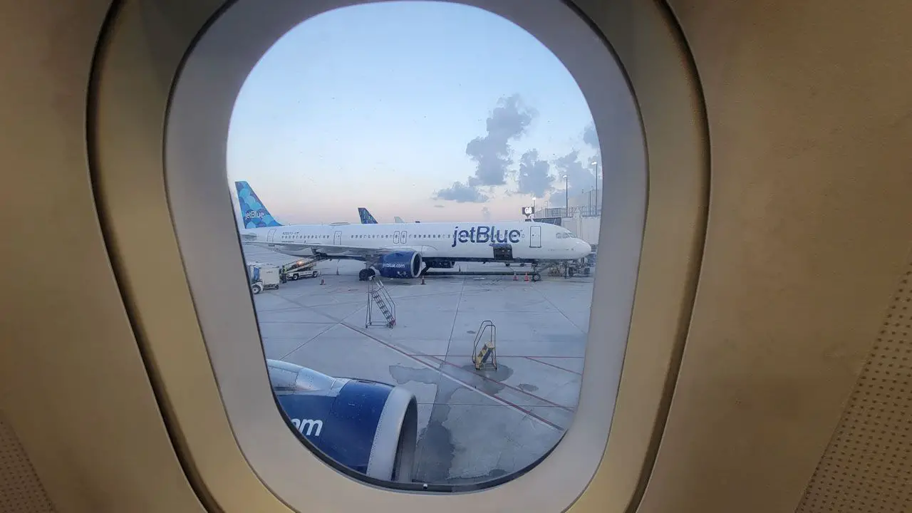 relatório de voo jetblue quito fort lauderdale nova york