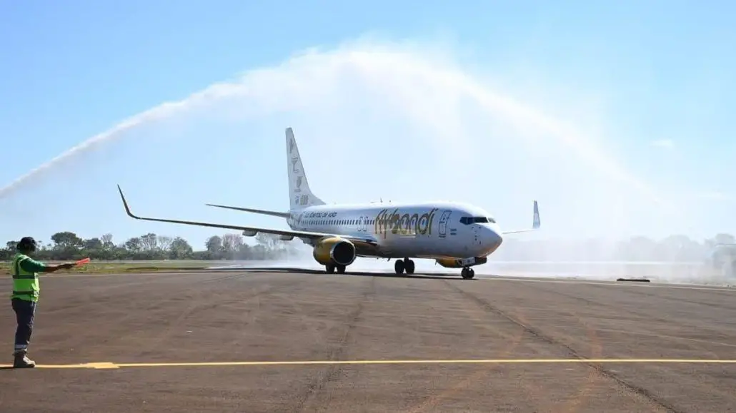 flybondi volara vuelos Puerto Iguazu Lima Peru vuelo Buenos Aires Argentina Peru aeropuerto itinerario horarios aerolinea servicio