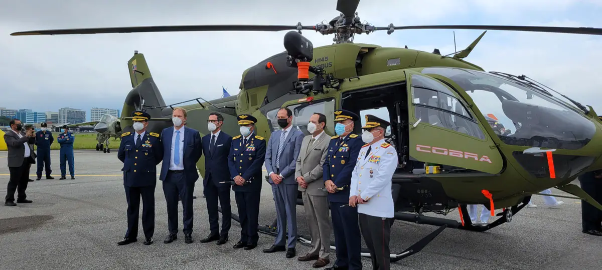 ceremonia recepcion aeronaves Airbus H145 Grob G-120TP