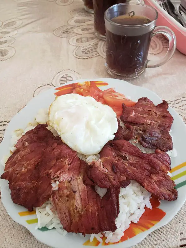 qué comer en loja cecina de carne