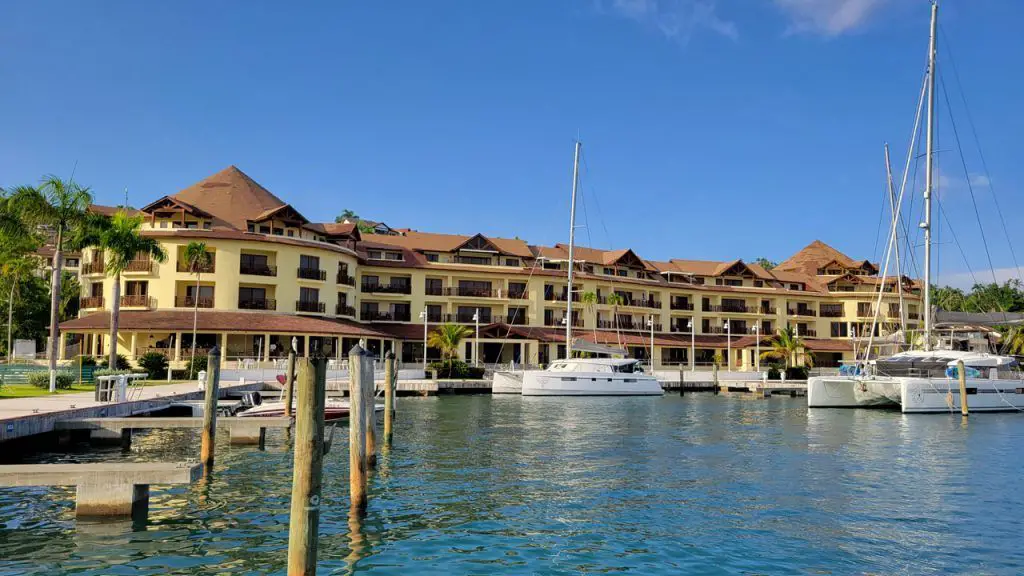 Bannister hotel samaná Republica Dominicana hospedaje donde quedarse opciones habitaciones precio costo ubicacion