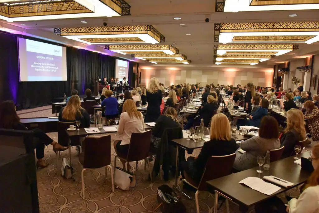 Mujeres Líderes en Aviación