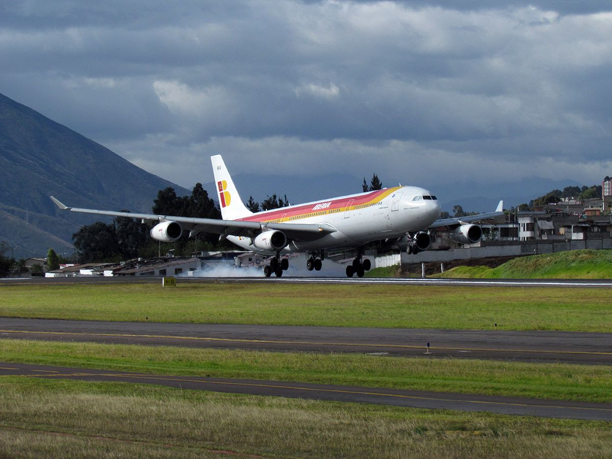 iberia airbus 340 quito madrid guayaquil despedida vuelos