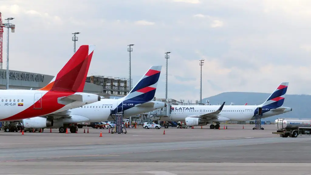 prices price cost air tickets Ecuador increase by 13% VAT taxes fees airports quito guayaquil blanket