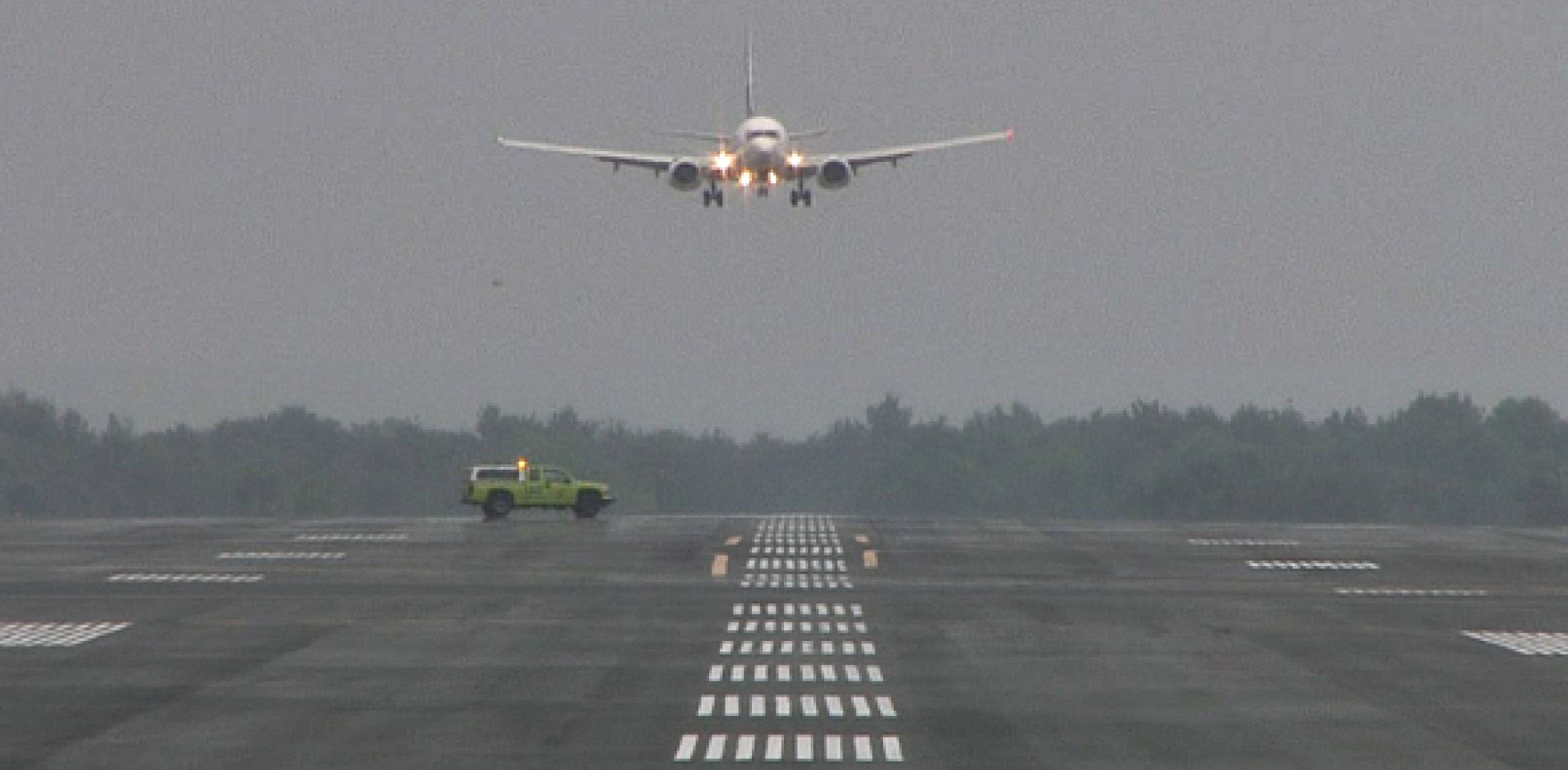 Air Canada Cargo transportou enorme tela IMAX para Quitoeos tenerife voos incursión de pista seguridad aviacion pista aterrizaje accidentes aereos tenerife vuelos