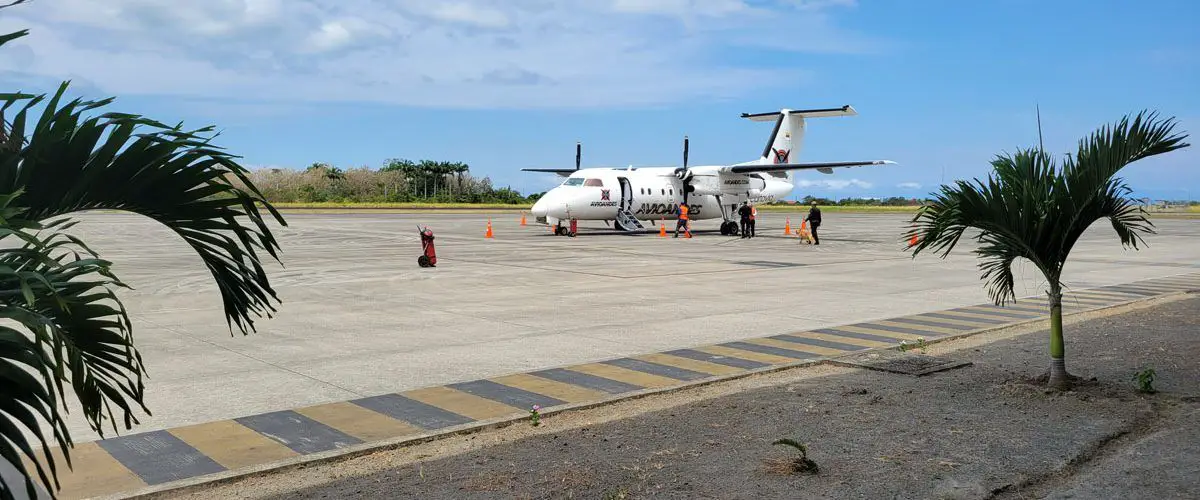 Flüge Quito Esmeraldas Charter Avioandes Cartavia Guayaquil Kosten Zeitpläne Preis Flugzeug Dash 8