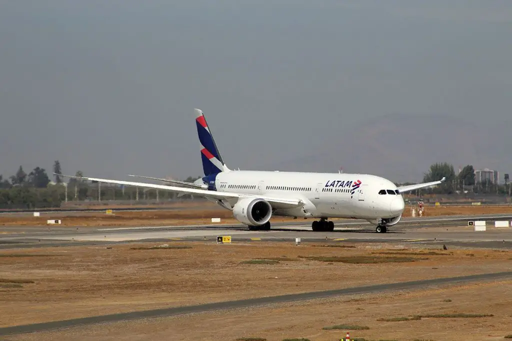 Latam mega pontual companhia aérea