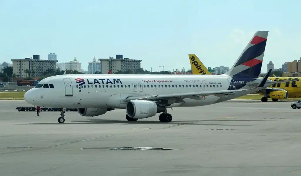 Latam Airlines mejor aerolínea Sudamérica experiencia usuario pasajeros vuelos