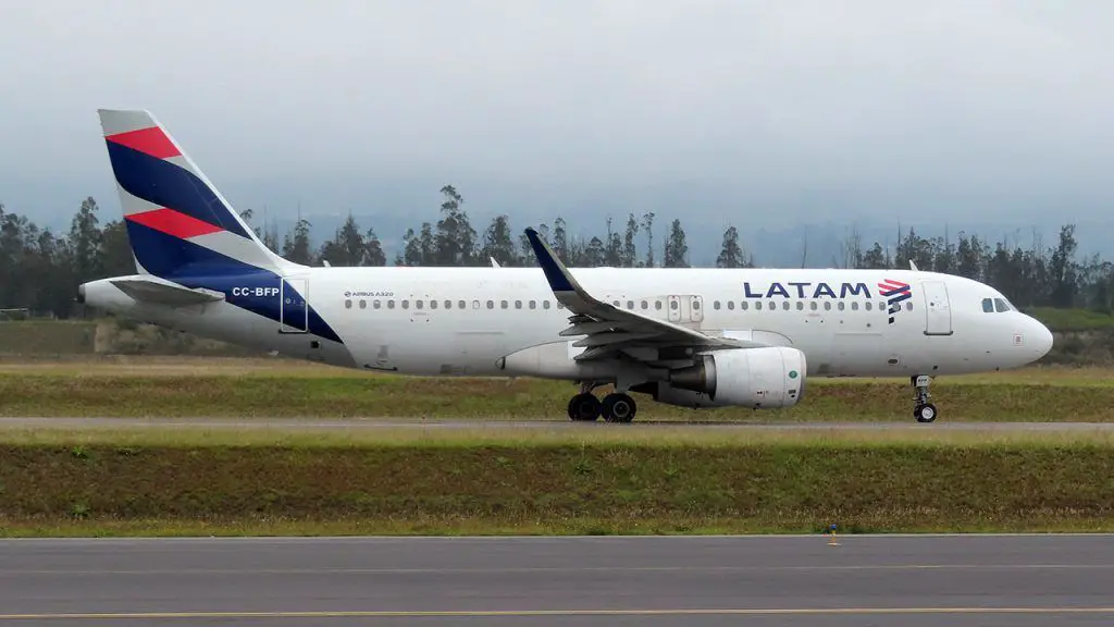 latam melbourne aruba lima peru santiago de chile vuelo vuelos ruta horarios