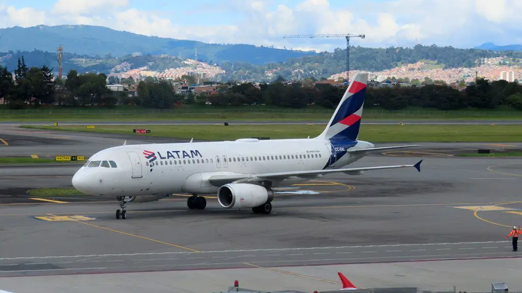Latam Bogotá Caracas vuelo vuelos horarios itinerario precio costo ruta colombia venezuela