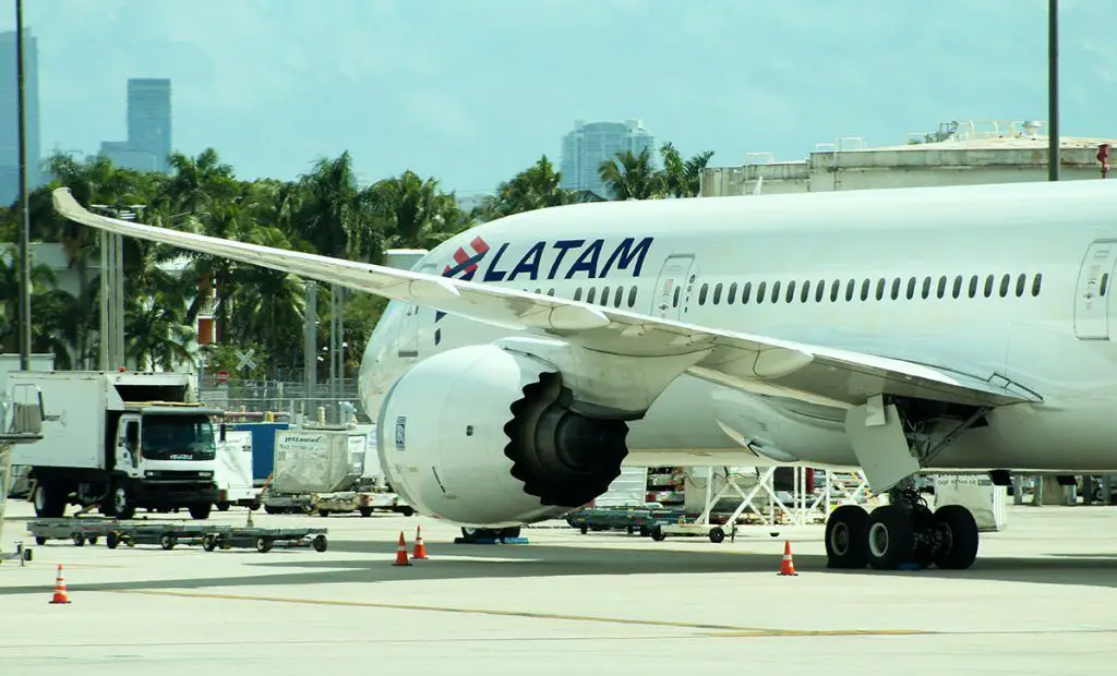 LATAM destinos vuelos operaciones noviembre 2022 chile ecuador peru colombia brasil carga