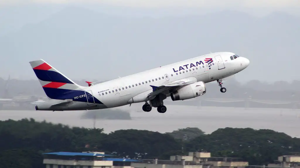 latam pasajeros equair vuelos rutas quito guayaquil coca baltra san cristobal