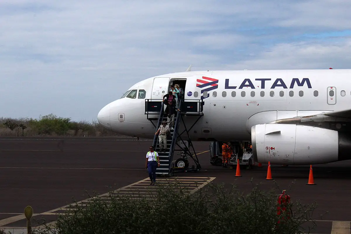 LATAM Ecuador reinicia sus vuelos comerciales hacia Galápagos LATAM vuelos Galápagos quito guayaquil baltra san cristóbal