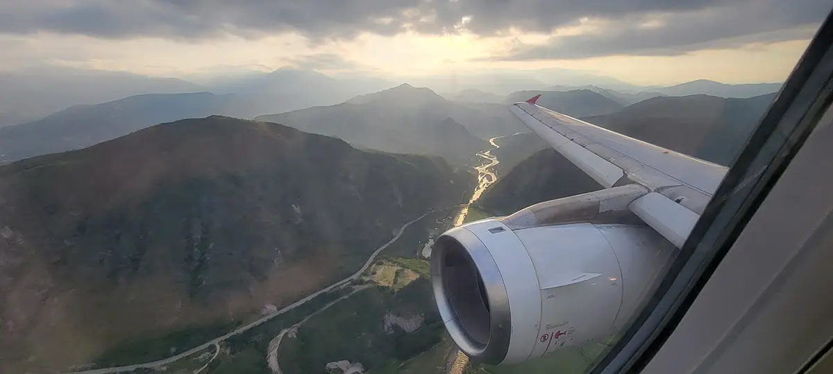 Loja aterrizaje latam airbus a319 vuelo