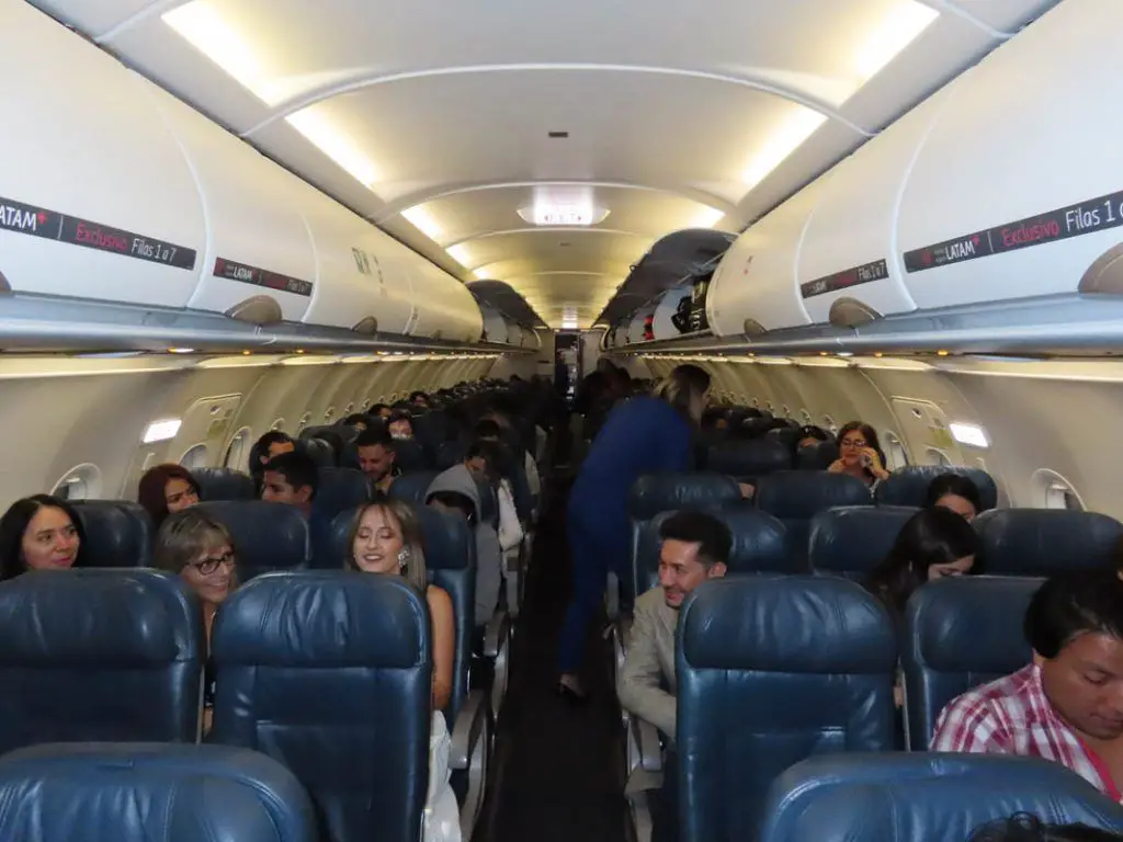vuelo inaugural LATAM quito manta