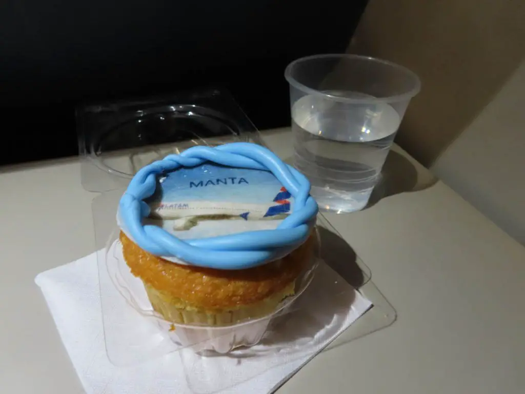 vuelo inaugural LATAM quito manta