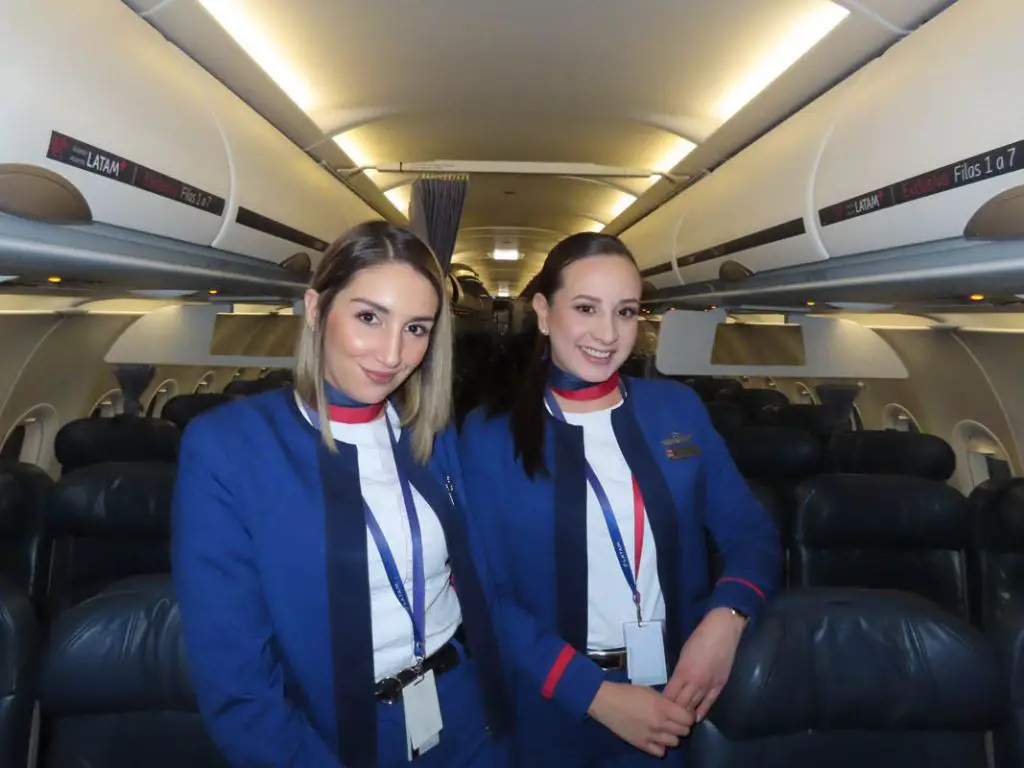 vuelo inaugural LATAM quito manta