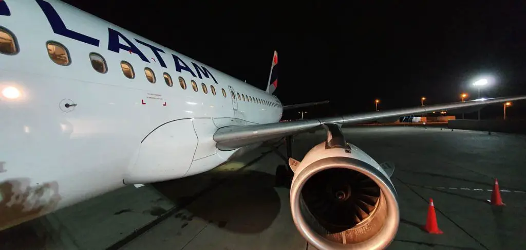 vuelo inaugural LATAM quito manta