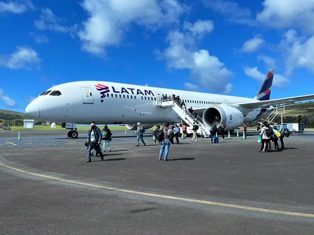 latam vuelos rapa nui isla de pascua santiago de chile route flights