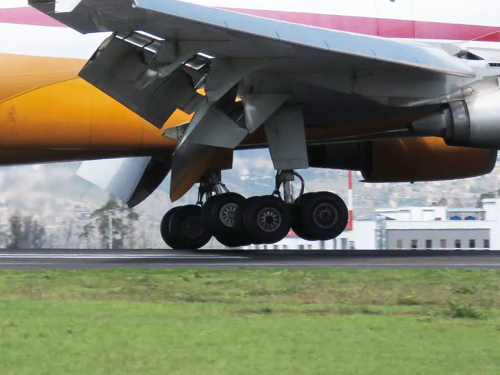 airplane tire material what are they made of