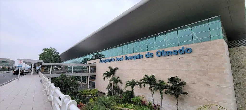 necesita guayaquil nuevo aeropuerto daular taura