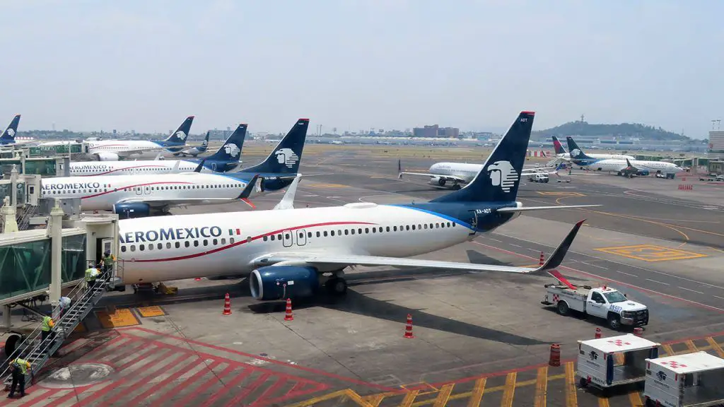 aeropuertos más caros de la región quito guayaquil kingston aicm ciudad de mexico costo aterrizaje iluminacion estacionamiento