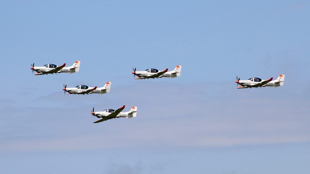 proceso reclutamiento FAE Fuerza Aerea Ecuatoriana 2025 piloto pilotos tecnicos aerotecticos oficiales mecanicos aviones