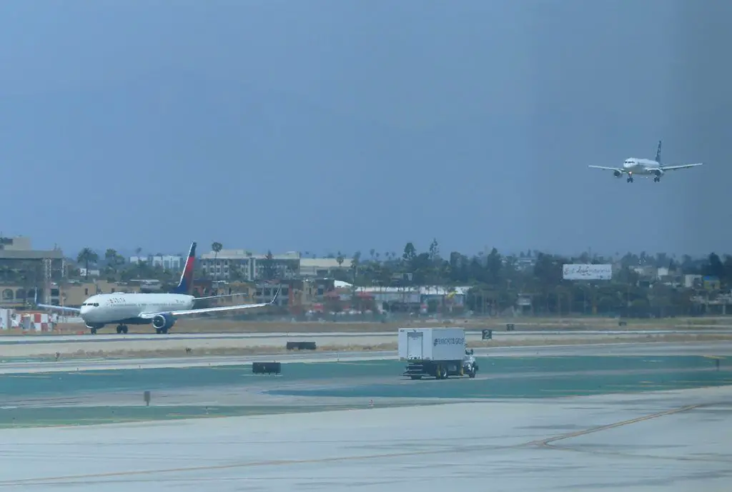 5g faa flights problems risks landing ils altimeter directive