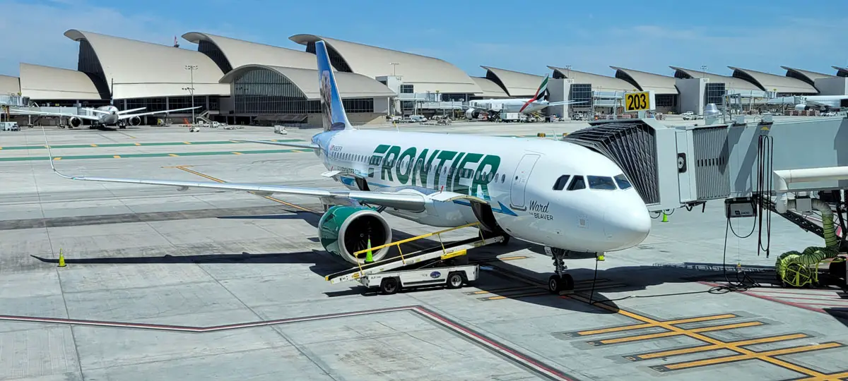 Voo com a Frontier Airlines de Los Angeles para Las Vegas vuelo volar frontier airlines los angeles las vegas