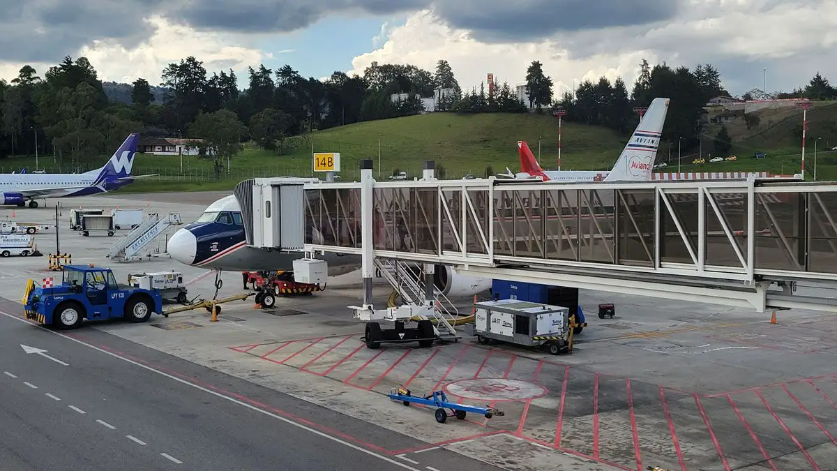 vuelo inaugural medellin guayaquil avianca vuelos