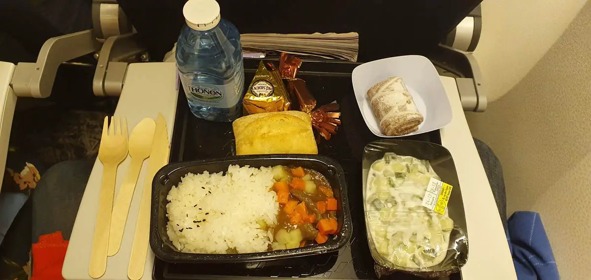 servicio abordo air france tokio paris