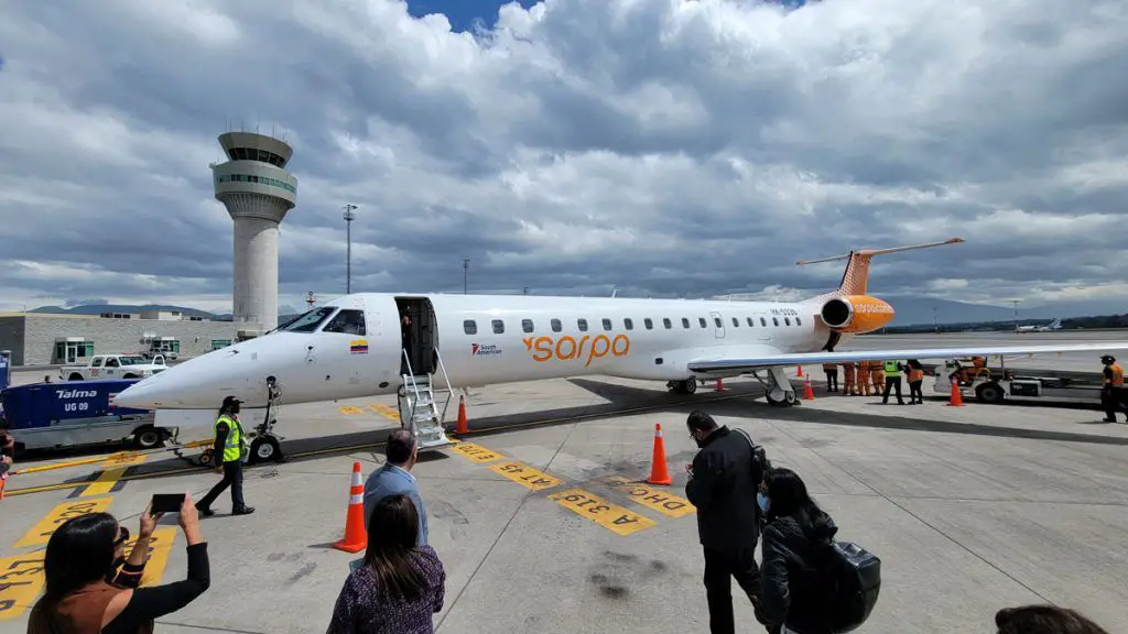 Vuelo Quito Cali medellin sarpa aerolinea colombia horarios costo salida llegada requisitos documentos