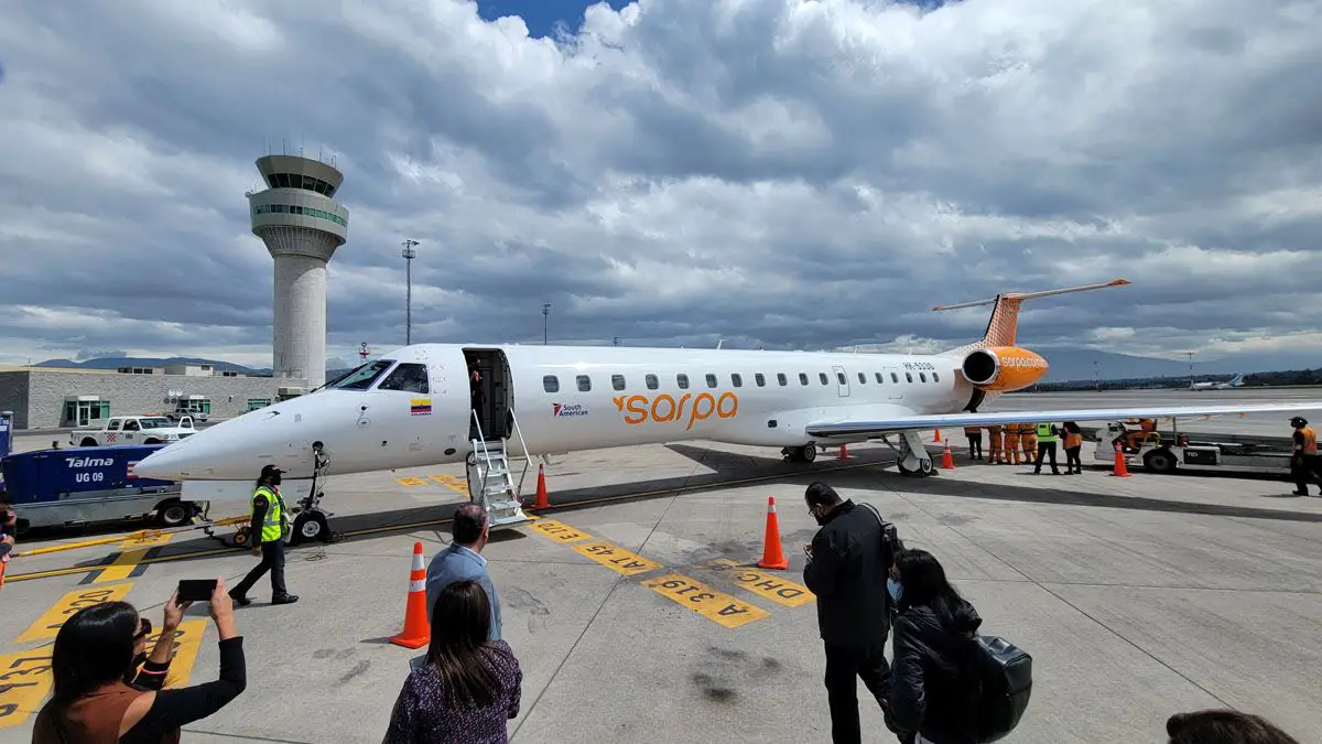 Nos fuimos de vuelo a Cali desde Quito con Sarpa Vuelo Quito Cali medellin sarpa aerolinea colombia horarios costo salida llegada requisitos documentos