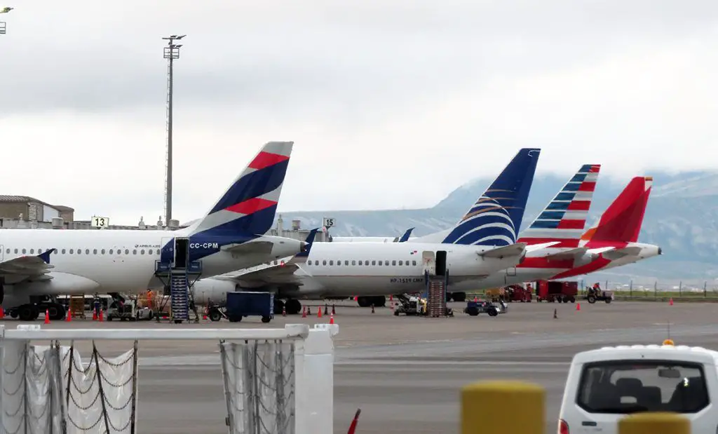 Requisitos ingreso Ecuador vuelos internacionales requisito documentos prueba pcr negativa carne vacunacion formulario salud del viajero 2023