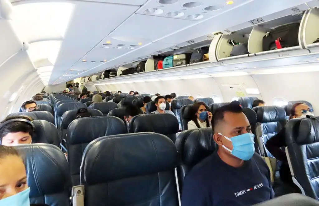 contagio covid volo aerei aeroporti protocolli di biosicurezza