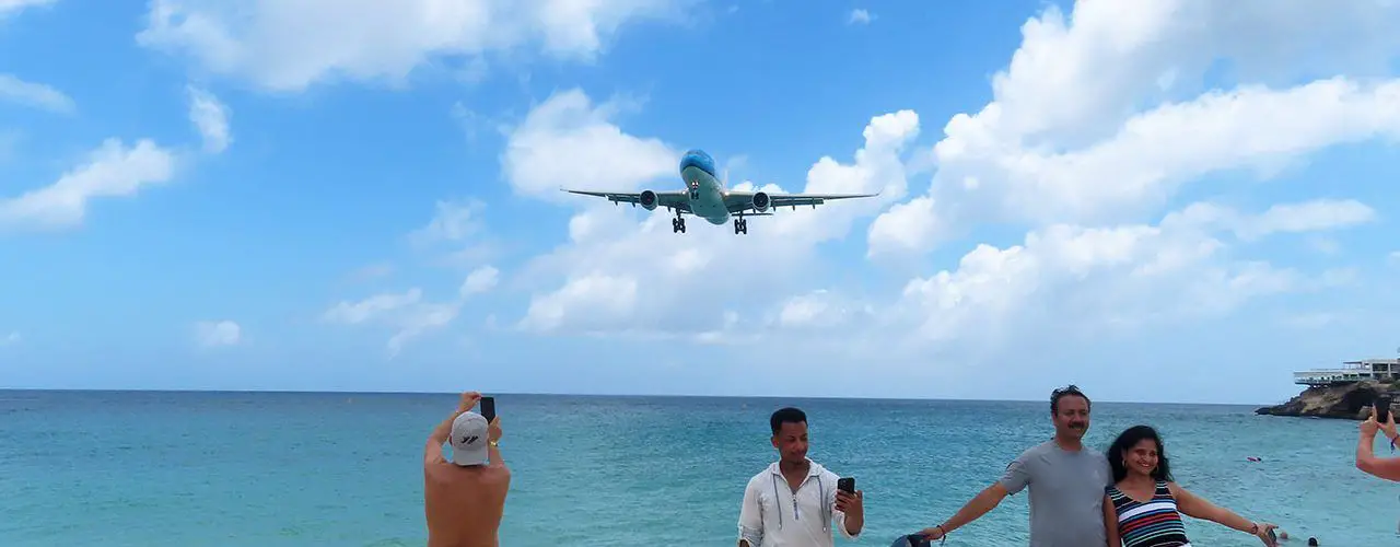sint maarten san martin saint martin que hacer conocer visitar actividades lugares recomendados hoteles restaurantes transporte taxi bus maho beach philipsburg marigot simpson bay aeropuerto princess juliana SXM