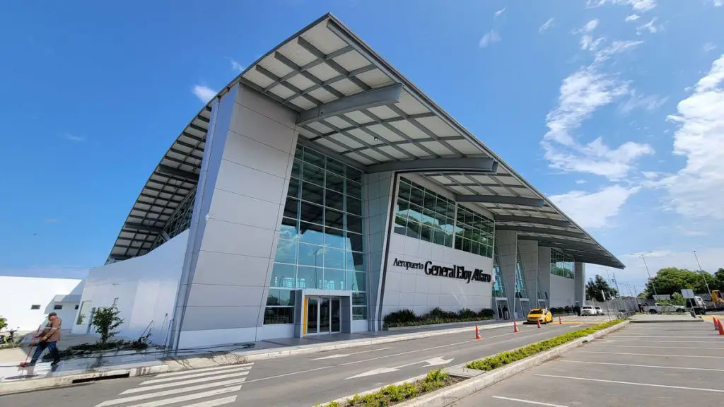 terminal aéroport manta nueva international général eloy alfaro vols compagnies aériennes destinations latam cup avianca panama miami